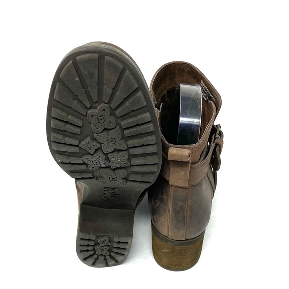 Tara M. Boots - Picture 5 of 8